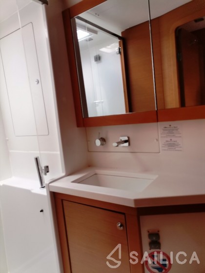 Lagoon 450 - Yacht Charter Sailica