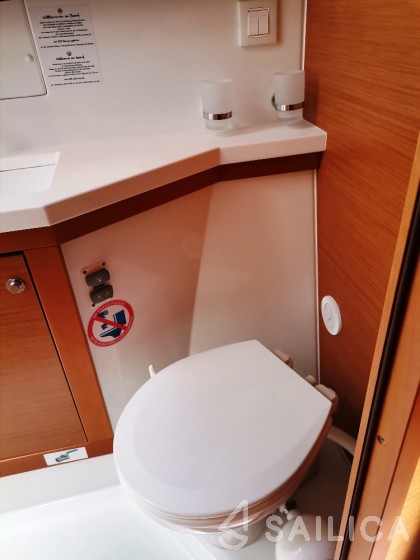 Lagoon 450 - Yacht Charter Sailica