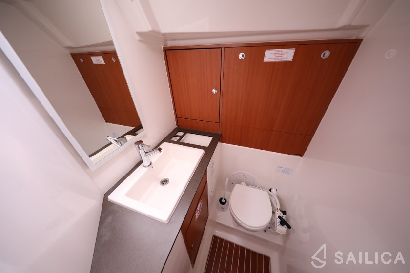 Bavaria 40 Cruiser - Yacht Charter Sailica
