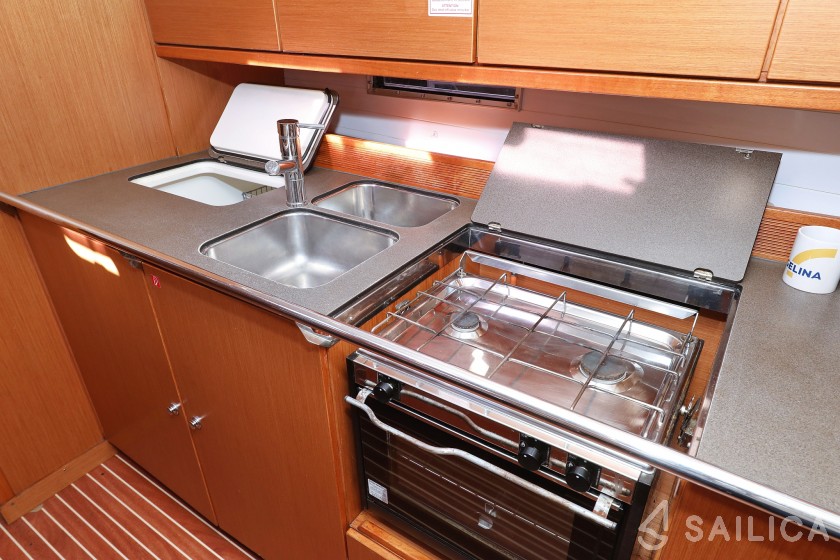Bavaria 40 Cruiser - Yacht Charter Sailica