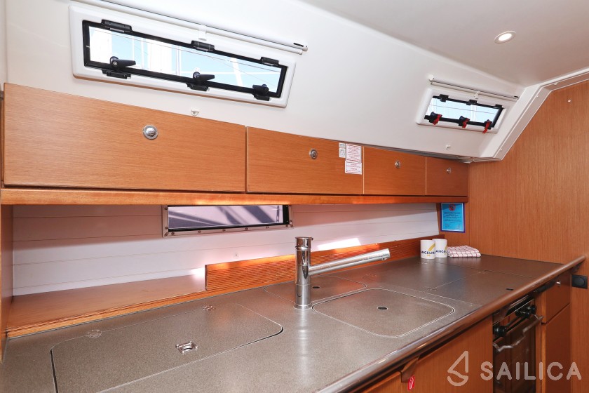 Bavaria 40 Cruiser - Yacht Charter Sailica