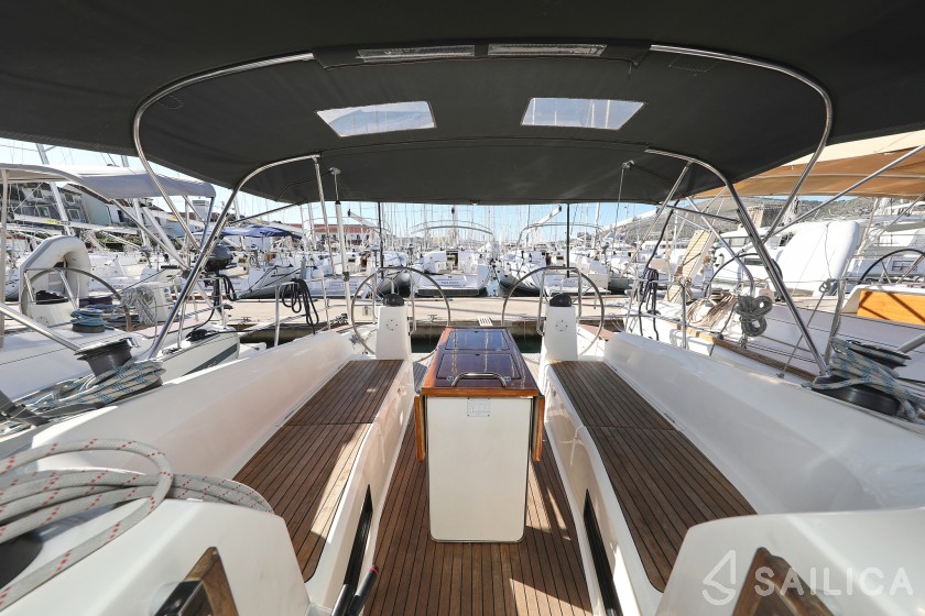 Bavaria 40 Cruiser - Yacht Charter Sailica