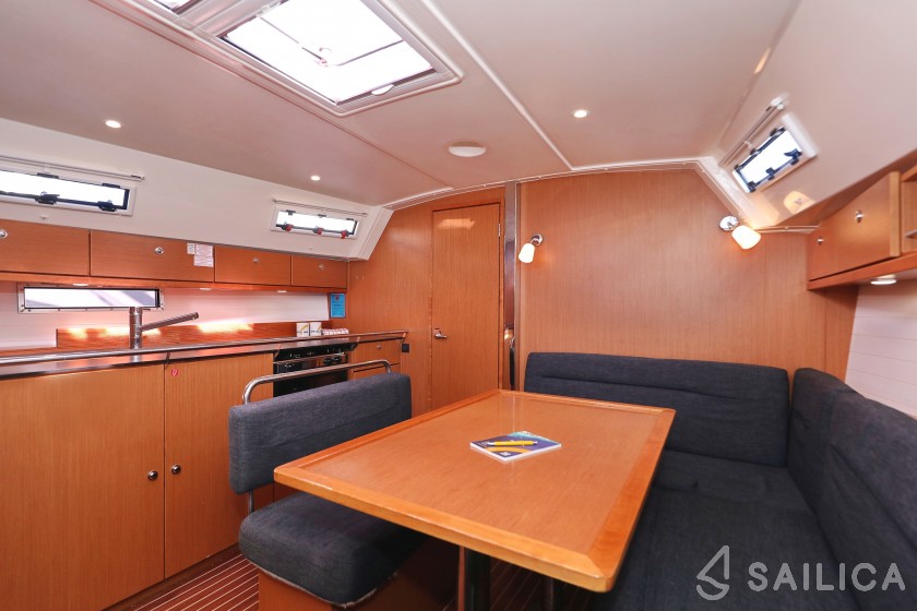 Bavaria 40 Cruiser - Yacht Charter Sailica