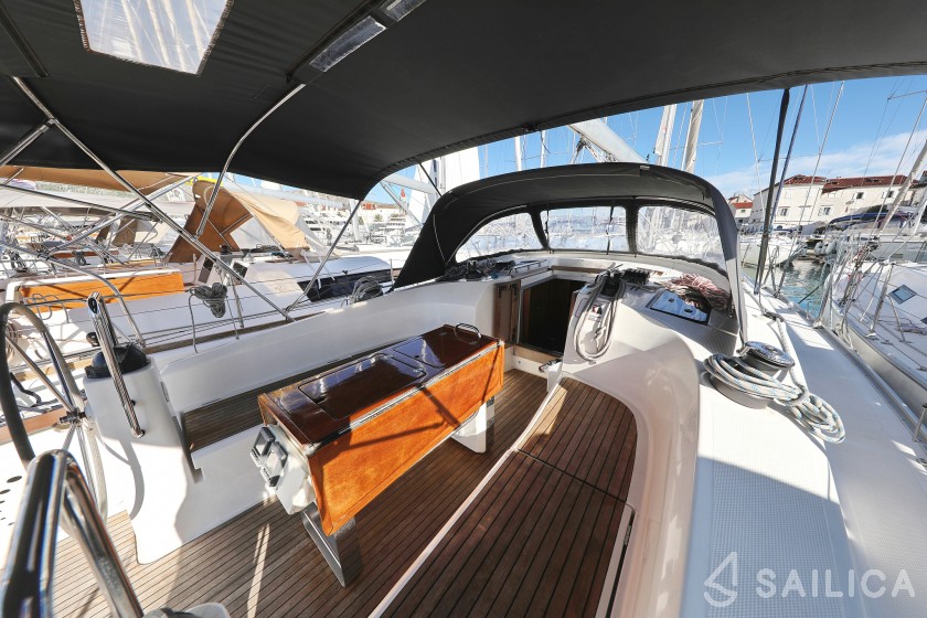 Bavaria 40 Cruiser - Yacht Charter Sailica
