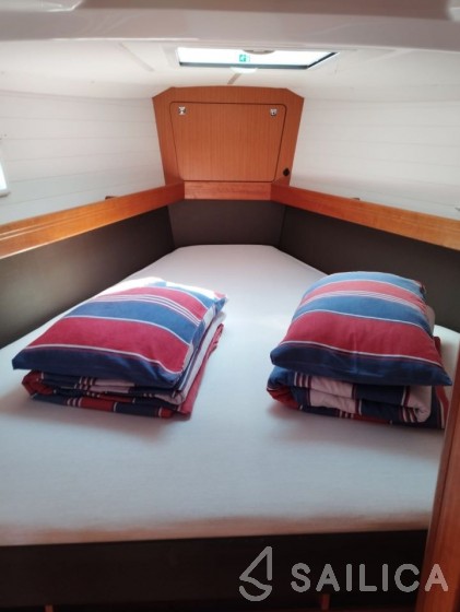 Bavaria Cruiser 41 - 3 cab. - Yacht Charter Sailica