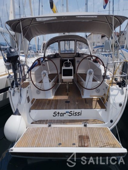 Bavaria Cruiser 41 - 3 cab. - Yacht Charter Sailica