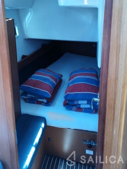 Bavaria Cruiser 41 - 3 cab. - Yacht Charter Sailica