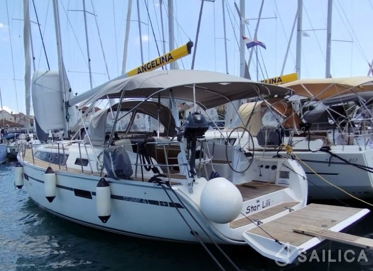 Bavaria Cruiser 41 - 3 cab. - Yacht Charter Sailica