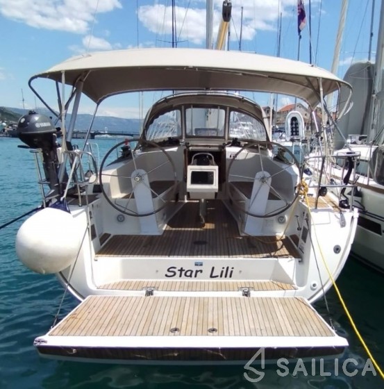 Bavaria Cruiser 41 - 3 cab. - Yacht Charter Sailica