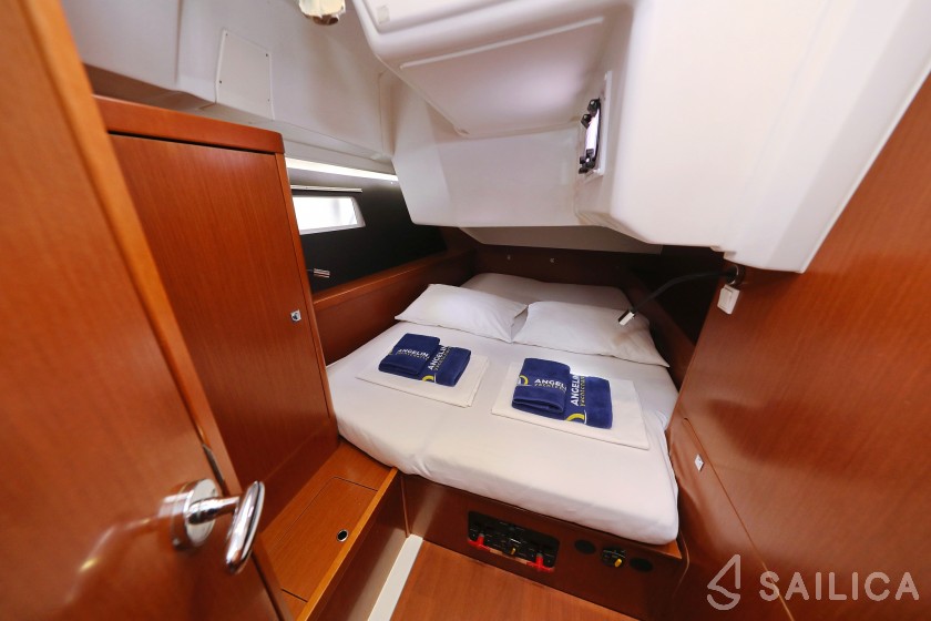 Oceanis 41 - Yacht Charter Sailica