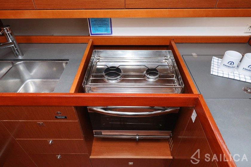 Oceanis 41 - Yacht Charter Sailica