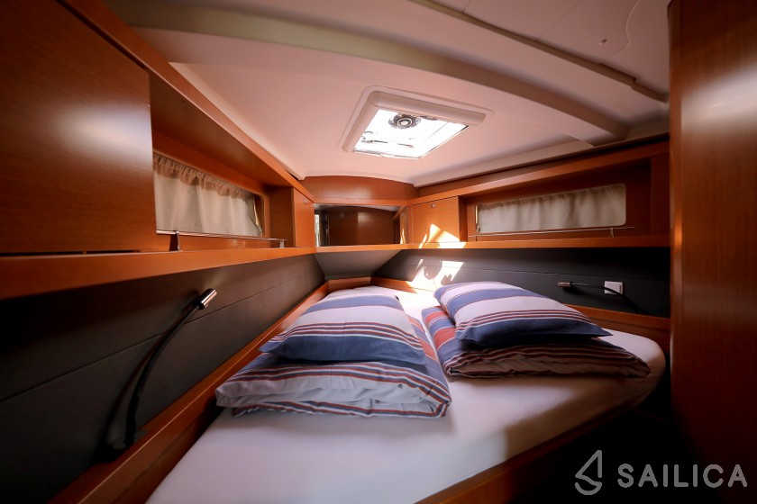 Oceanis 41 - Yacht Charter Sailica