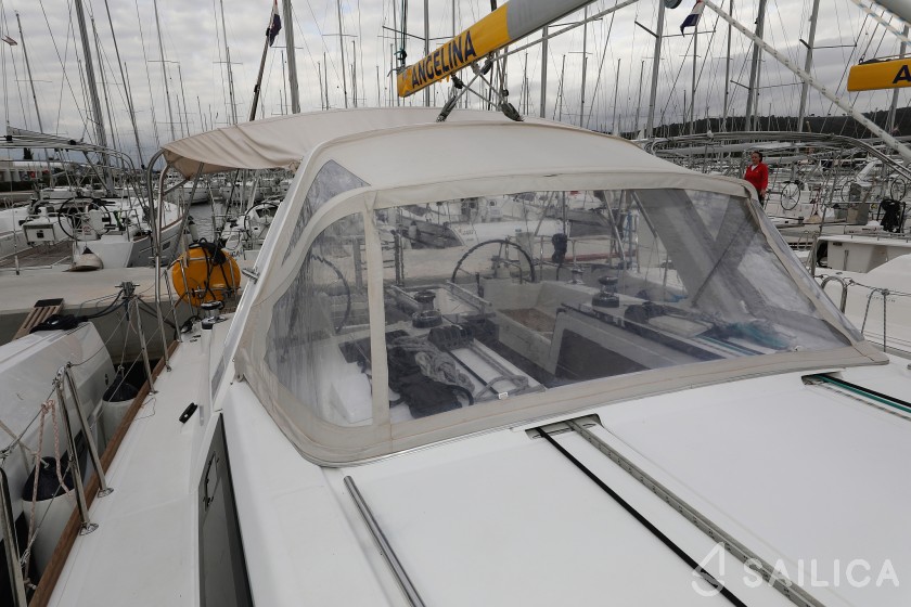 Oceanis 41 - Yacht Charter Sailica