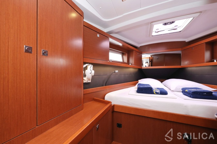 Oceanis 41 - Yacht Charter Sailica