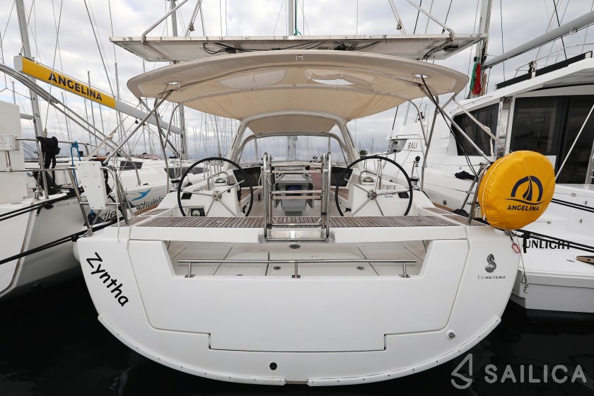 Oceanis 41 - Yacht Charter Sailica