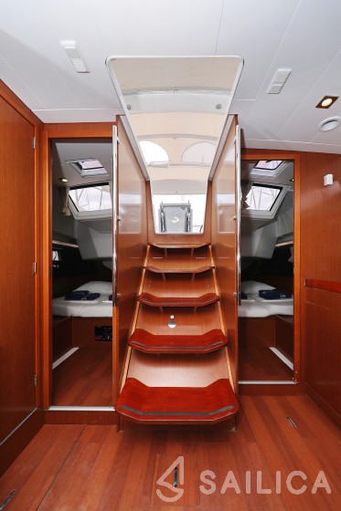 Oceanis 41 - Yacht Charter Sailica
