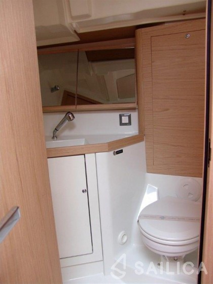 Oceanis 46.1 - Yacht Charter Sailica