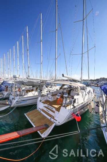 Bavaria 46 Cruiser - Yacht Charter Sailica