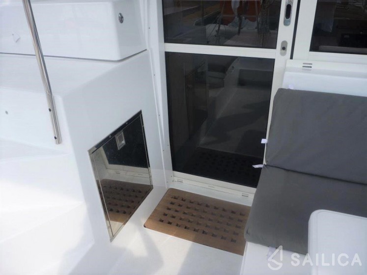 Lagoon 400 S2 - Yacht Charter Sailica