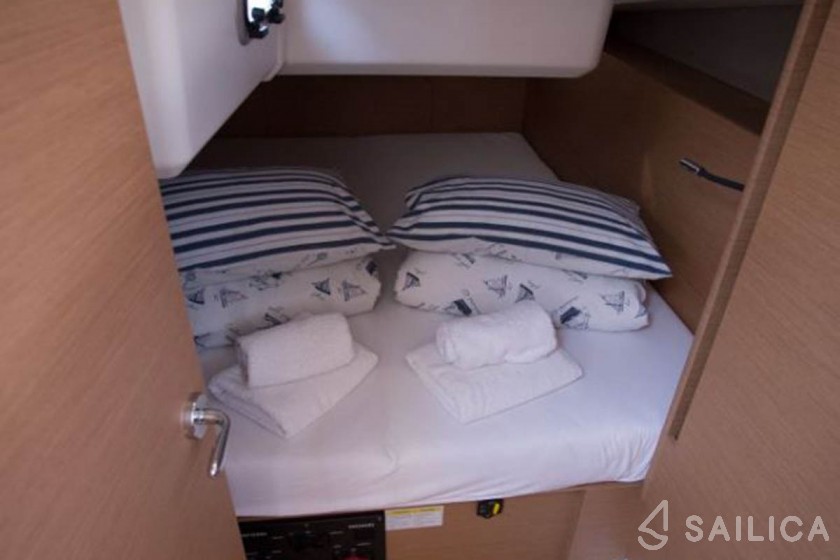 Sun Odyssey 440 - Yacht Charter Sailica