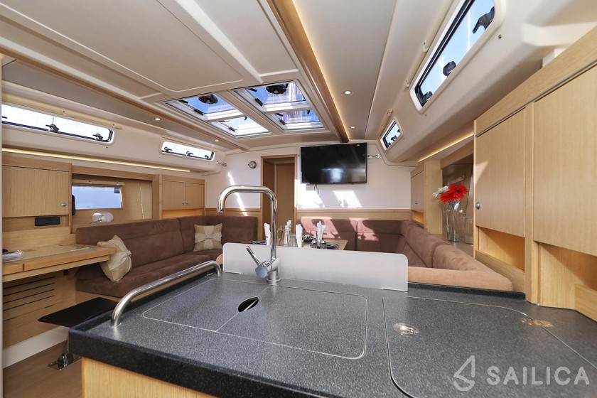 Hanse 455 - Yacht Charter Sailica