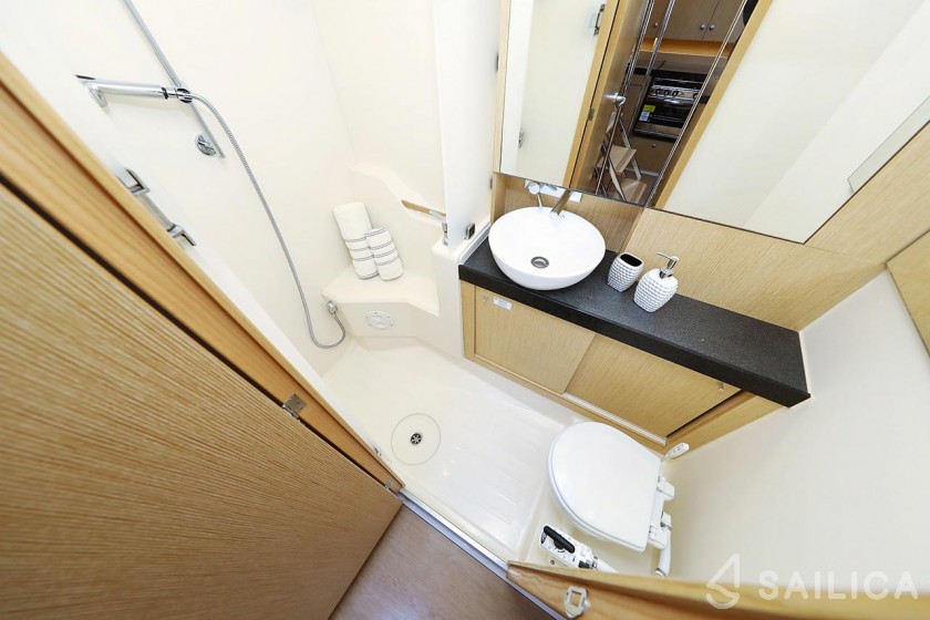 Hanse 455 - Yacht Charter Sailica