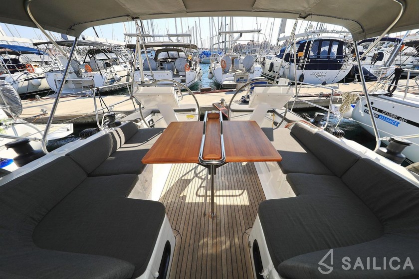 Hanse 455 - Yacht Charter Sailica