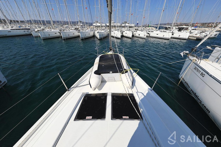 Hanse 455 - Yacht Charter Sailica