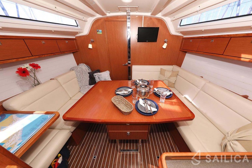 Bavaria 37 Cruiser - Yacht Charter Sailica