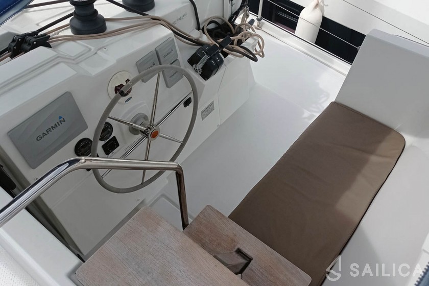 Lucia 40 - Yacht Charter Sailica