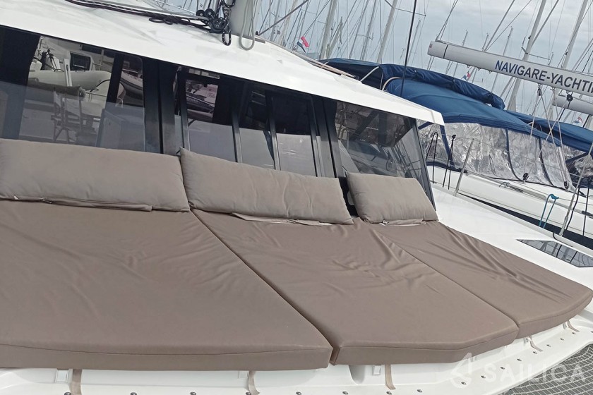 Lucia 40 - Yacht Charter Sailica