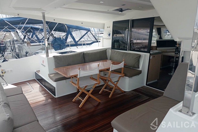 Lucia 40 - Yacht Charter Sailica