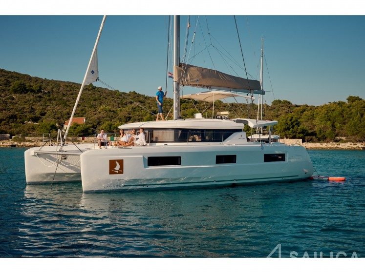 Lagoon 46  - Yacht Charter Sailica