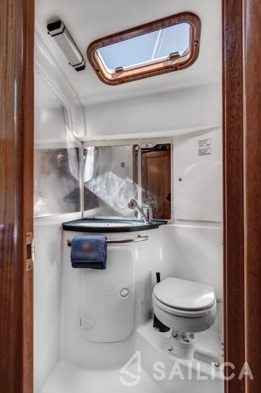 Bavaria 37 Cruiser - Yacht Charter Sailica