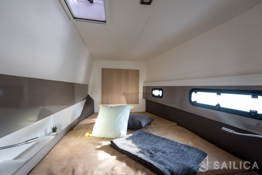 Bali 4.1 - Yacht Charter Sailica