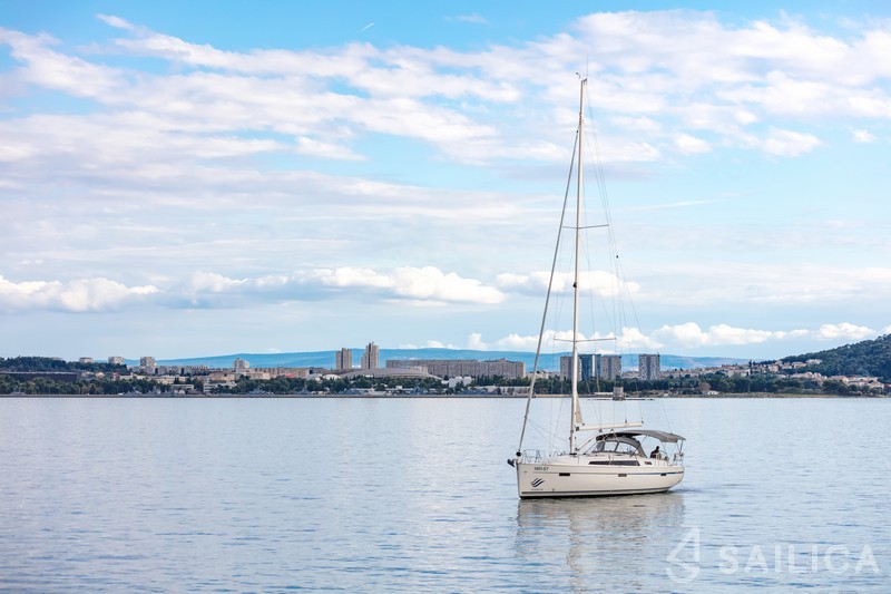 Bavaria 41 Cruiser - Yacht Charter Sailica