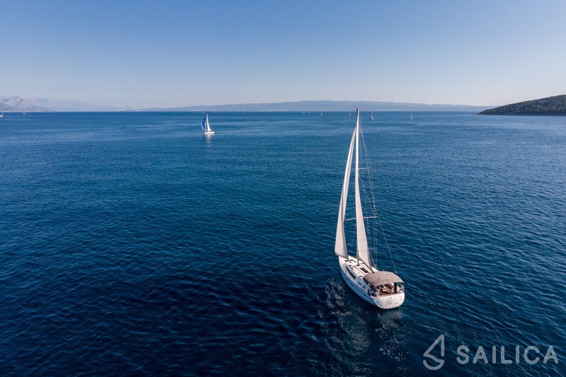 Bavaria 51 Cruiser - Yacht Charter Sailica