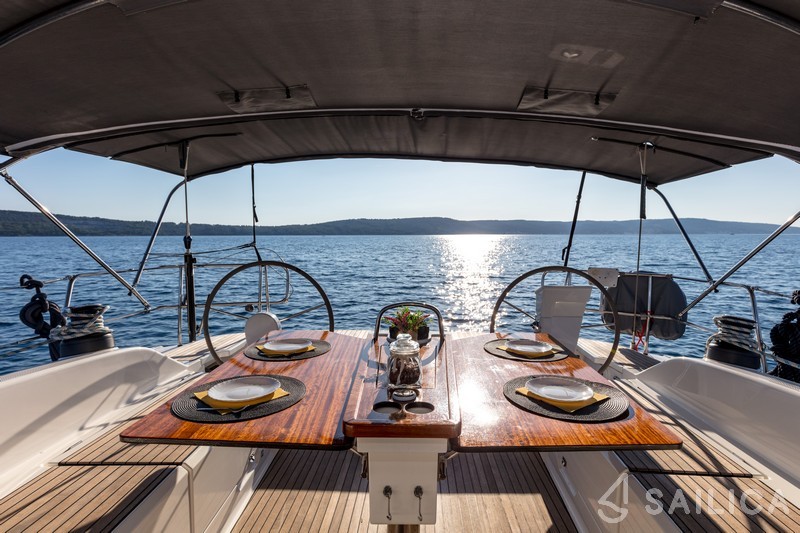 Bavaria 51 Cruiser - Yacht Charter Sailica