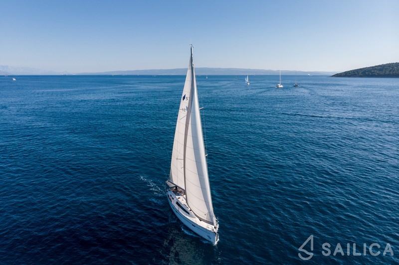 Bavaria 51 Cruiser - Yacht Charter Sailica