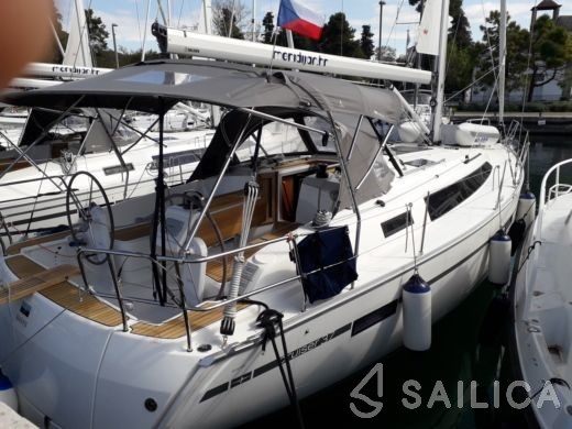 Bavaria 37 Cruiser - Yacht Charter Sailica