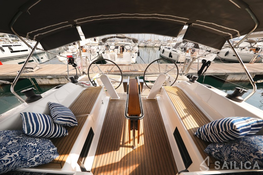Hanse 418 - Yacht Charter Sailica