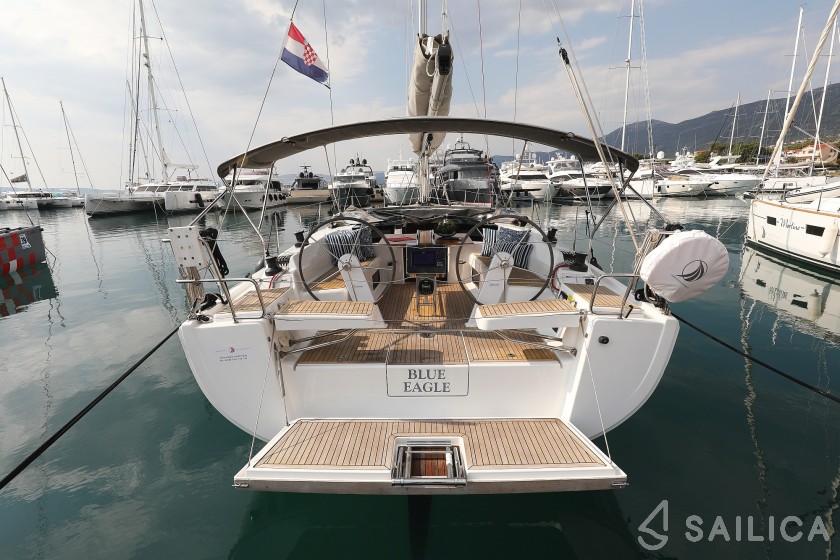 Hanse 418 - Yacht Charter Sailica
