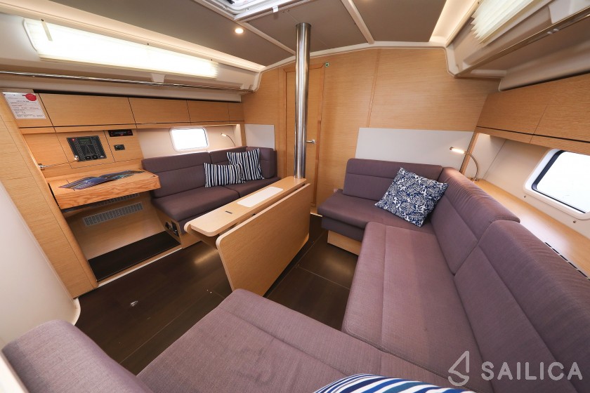 Hanse 418 - Yacht Charter Sailica