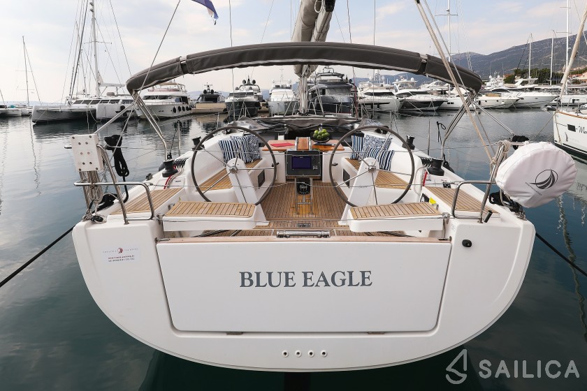 Hanse 418 - Yacht Charter Sailica