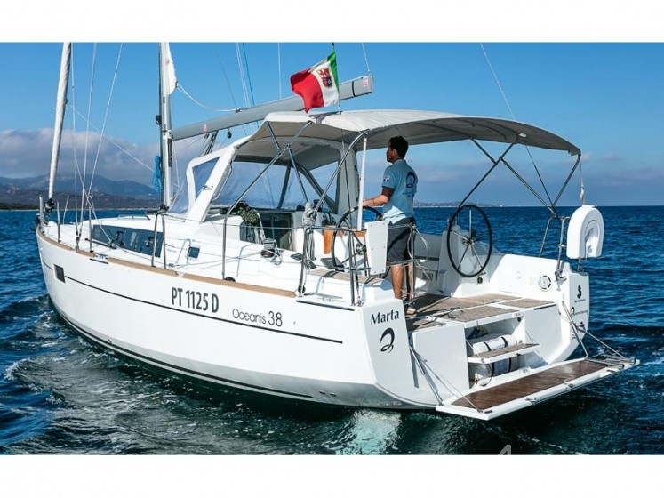 Oceanis 38 - Yacht Charter Sailica