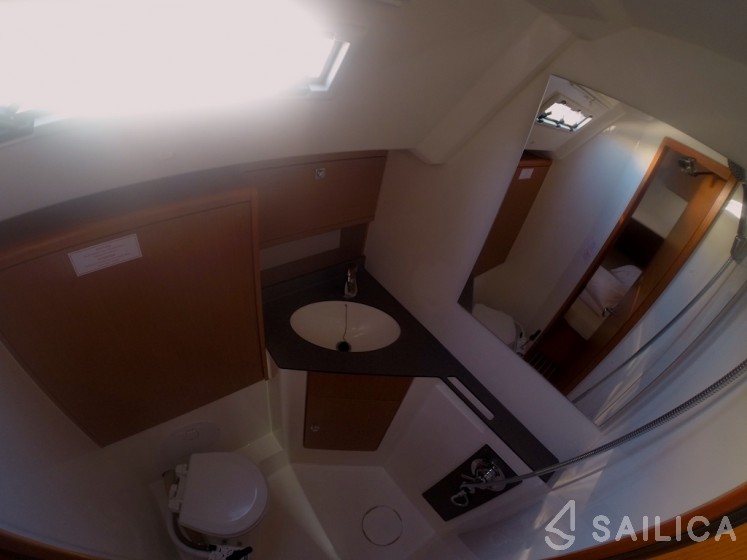 Bavaria 46 Cruiser - Yacht Charter Sailica