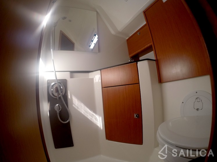 Bavaria 46 Cruiser - Yacht Charter Sailica