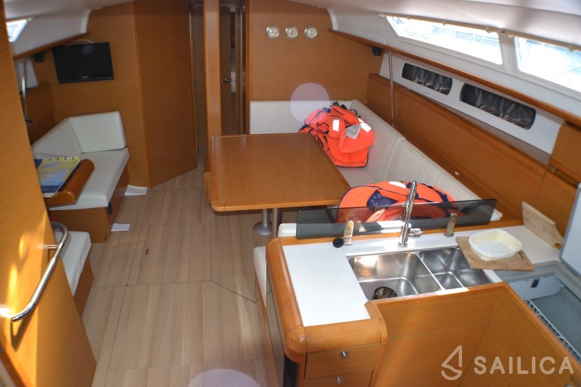 Sun Odyssey 439 - Yacht Charter Sailica