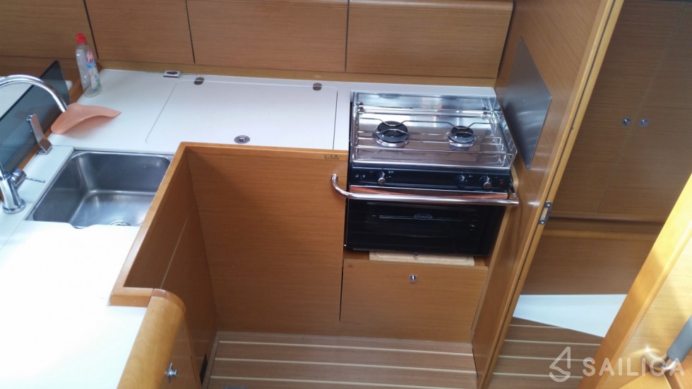 Sun Odyssey 439 - Yacht Charter Sailica