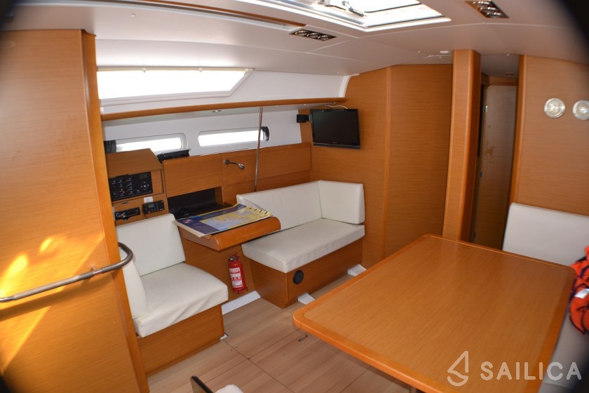 Sun Odyssey 439 - Yacht Charter Sailica